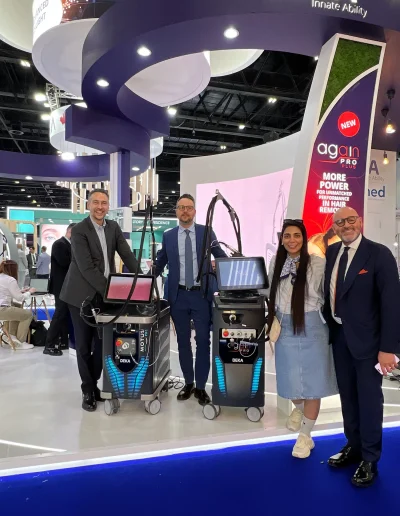 خانم علیزاده مدیر کلینیک لیزر چابهار در کنگره دبی